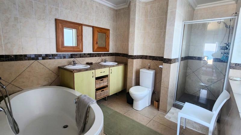 To Let 4 Bedroom Property for Rent in Mossel Bay Golf Estate Western Cape